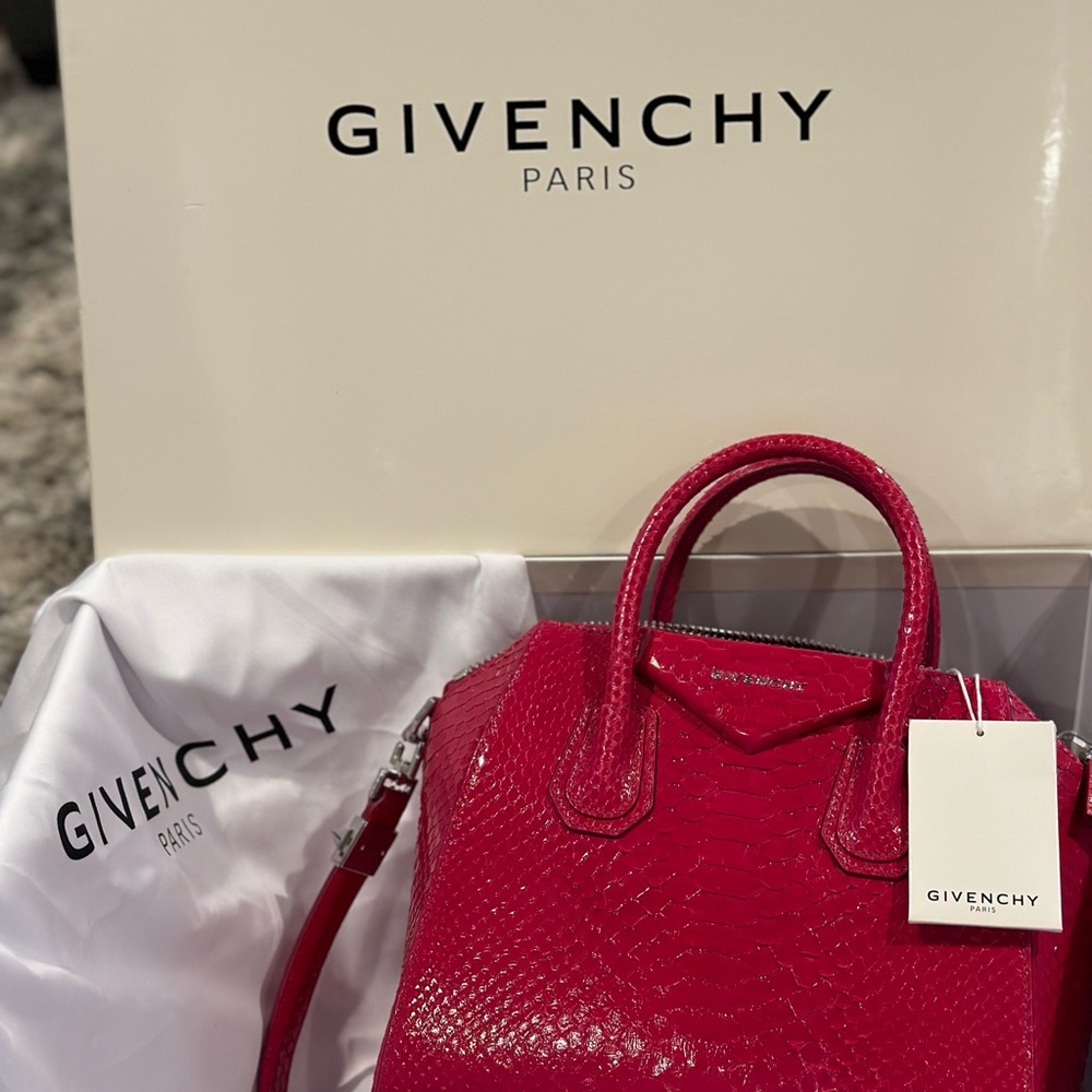 NWOT Rare Givenchy Antigona Python Bag